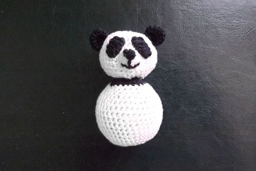 Pletená panda hračka s vlastními rukama