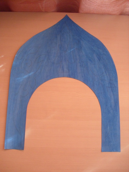 Ruský kokoshnik z lepenky