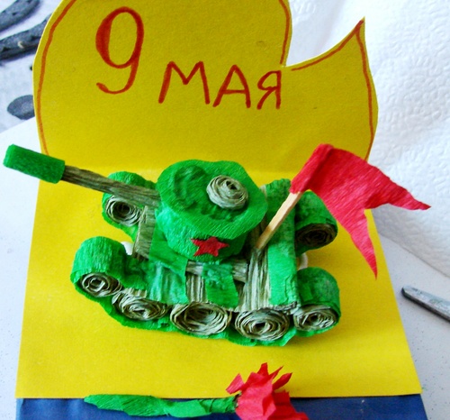 Řemesla pro 9. května s vlastními rukama: zásobník papíru