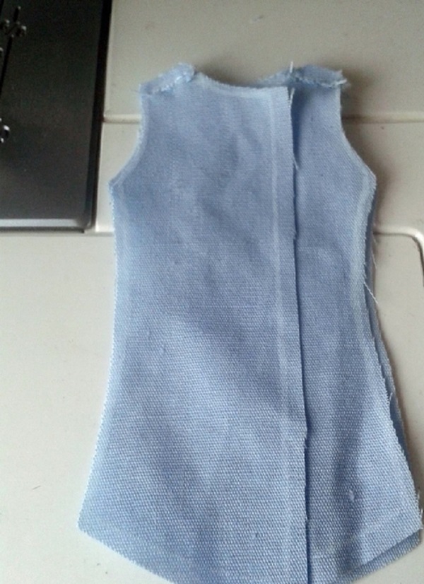 Jak šité šaty pro panenky s vlastními rukama