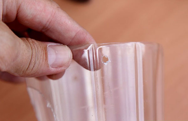 Nové řemesla z plastových lahví s vlastními rukama pro zahradu a sadu