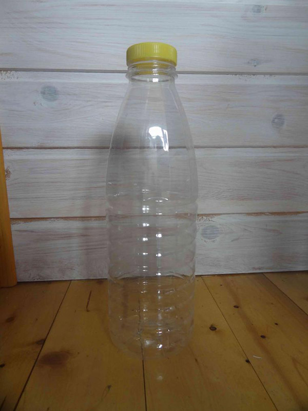 Nové řemesla z plastových lahví s vlastními rukama pro zahradu a sadu