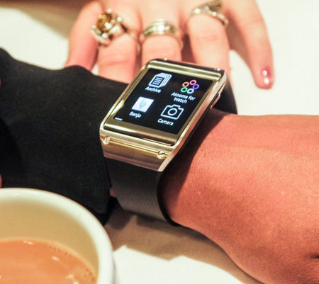  Hodinky Samsung Galaxy Gear