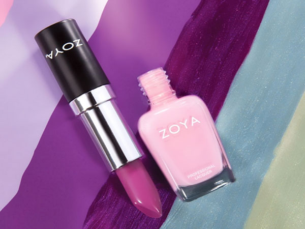 Perfektní pastelová manikúra s laky Zoya Charming 2017