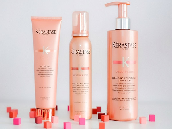 Kudrlinky bez problémů: péče o kudrnaté vlasy Kérastase Discipline Curl Ideal
