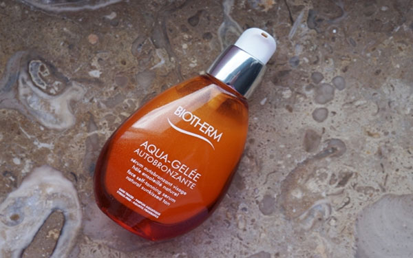 Biotherm Aqua-Gelée Solaire plážová linie pro sametovou kůži
