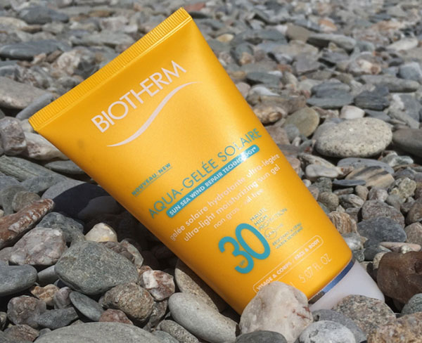 Biotherm Aqua-Gelée Solaire plážová linie pro sametovou kůži