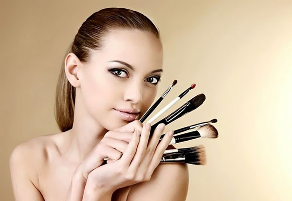 Technika správného make-upu: čtyři pravidla od make-up umělců