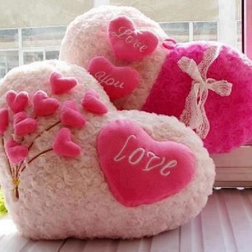 Co dát dívku na Valentýna: nápady na dárky