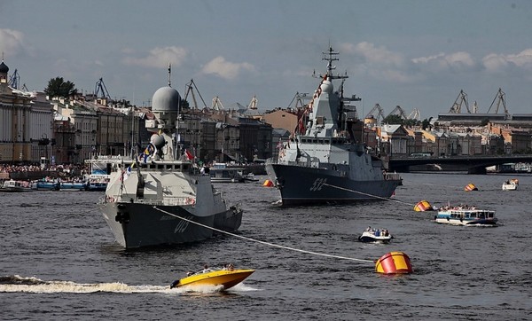 Gratulujeme k dni Navy-2016 - krátký a zábavný ve verši a próze. Slavnostní program pro den námořnictva v roce 2016 v Moskvě, Petrohradě, Kronstadtu, Sevastopolu, Novorossijsku