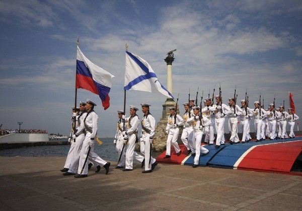 Gratulujeme k dni Navy-2016 - krátký a zábavný ve verši a próze. Slavnostní program pro den námořnictva v roce 2016 v Moskvě, Petrohradě, Kronstadtu, Sevastopolu, Novorossijsku
