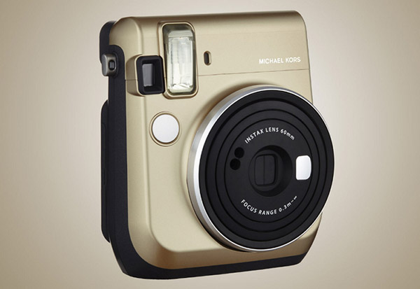 Módní kamera: Michael Kors X Fijifilm Instax Mini 70