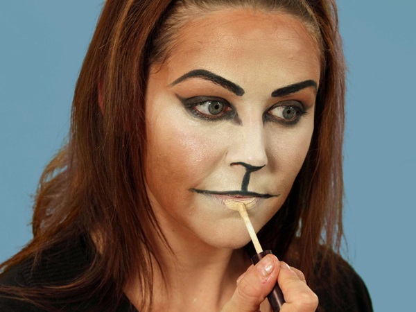 Scary makeup pro Halloween s vlastními rukama pro dívky a holky