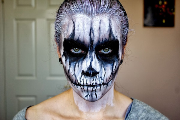 Scary makeup pro Halloween s vlastními rukama pro dívky a holky