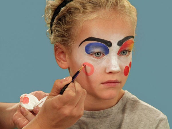 Scary makeup pro Halloween s vlastními rukama pro dívky a holky