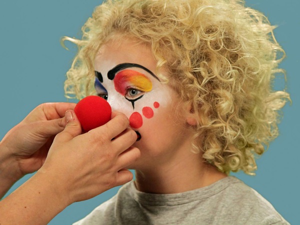 Scary makeup pro Halloween s vlastními rukama pro dívky a holky