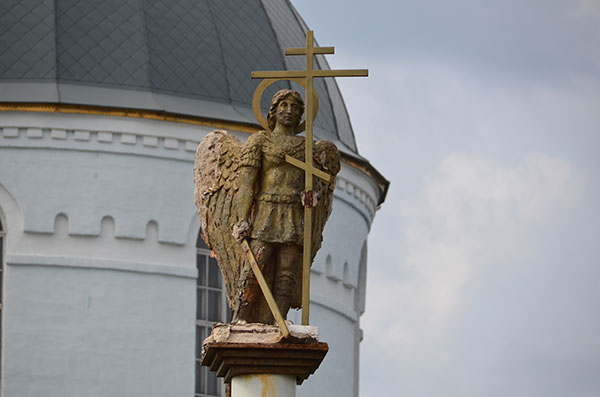 Modlitba k Archangelu Michaelovi, který poskytuje silnou ochranu