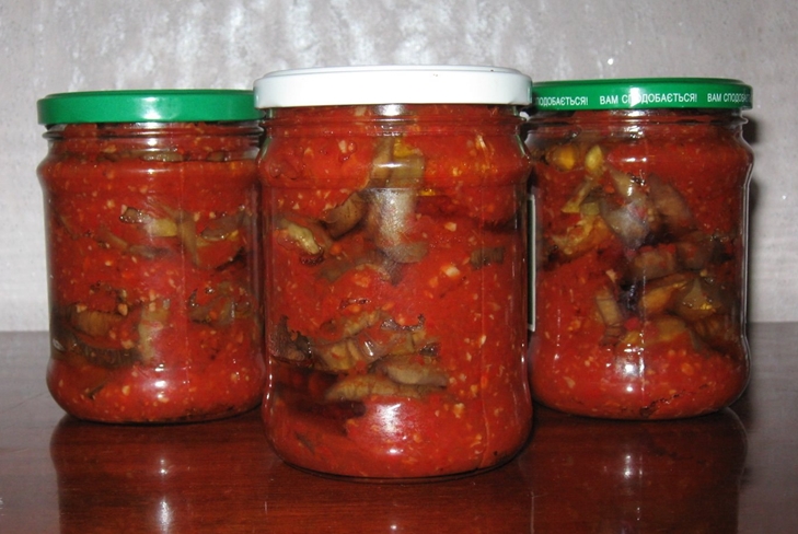 Lžíce v Adžikce pro zimu: foto recept na lilku adzhika