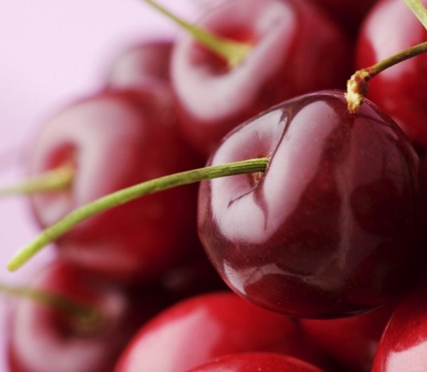 Domácí čerešňové víno, jednoduchý recept s vodkou, bez kvasnic. Jak si vyrobit třešňové víno doma s rukavicemi Domácí čerešňové víno, jednoduchý recept s vodkou, bez kvasnic. Jak si vyrobit třešňové víno doma s rukavicemi