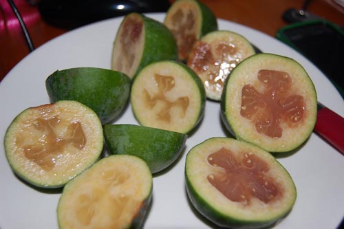 Feijoa s medem, recept s fotkou