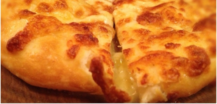 rozbité khachapuri