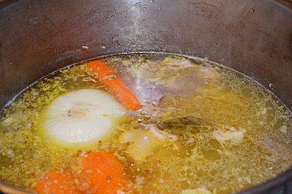 Recepty z chladu s fotkami pořízenými krok za krokem - z vepřového, stopkového, hovězího, kuřecího stehna, s želatinou