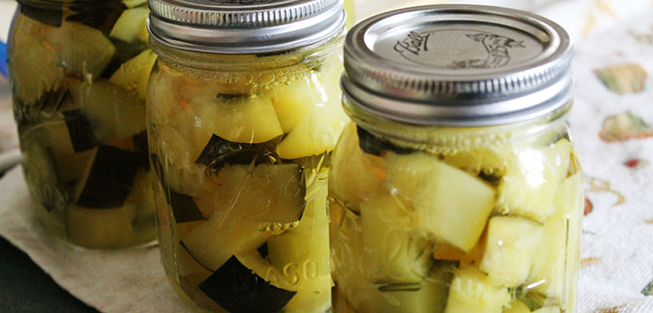 Zucchini jako houby: recepty z přířezů pro zimu s turn-fotografií