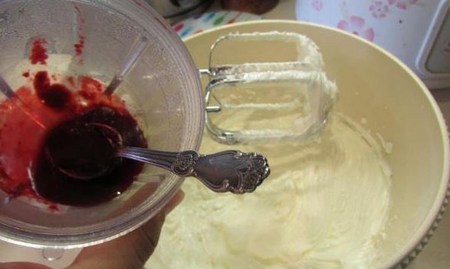 Jak si vyrobit krém pro cappeycakes: recept na máslo, čokoládu a bílkovinový krém