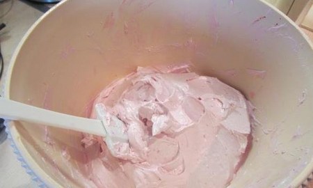 Jak si vyrobit krém pro cappeycakes: recept na máslo, čokoládu a bílkovinový krém