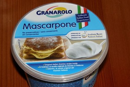 Jak si vyrobit krém pro cappeycakes: recept na máslo, čokoládu a bílkovinový krém