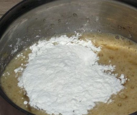 Jak udělat krém pro capkake: pudink, sýr a smetanu z kondenzovaného mléka, recept s fotografií