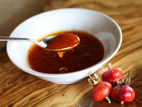 Jak připravit džem z dogrose na zimu: recept na pět minutové občerstvení