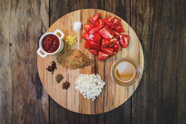 Ketchup vlastních rukou z rajčat: krok za krokem recepty na sklizeň na zimu