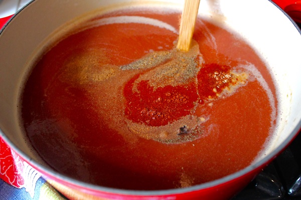 Ketchup vlastních rukou z rajčat: krok za krokem recepty na sklizeň na zimu