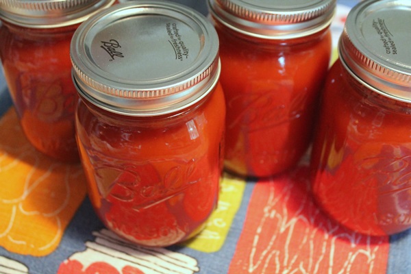 Ketchup vlastních rukou z rajčat: krok za krokem recepty na sklizeň na zimu