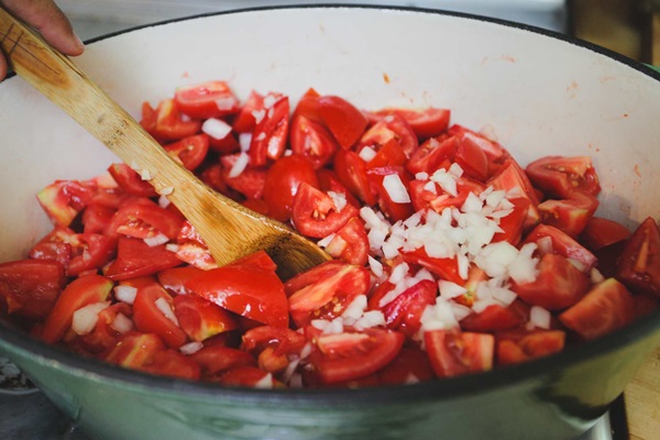 Ketchup vlastních rukou z rajčat: krok za krokem recepty na sklizeň na zimu