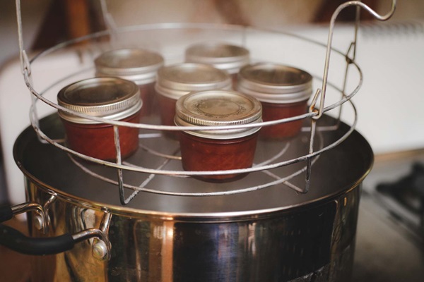 Ketchup vlastních rukou z rajčat: krok za krokem recepty na sklizeň na zimu