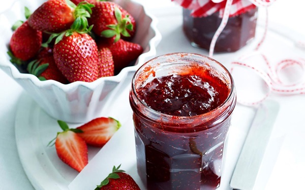 Delicious husté jahodové džemy, recepty na zimu