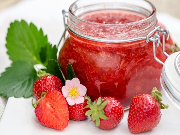 Delicious husté jahodové džemy, recepty na zimu