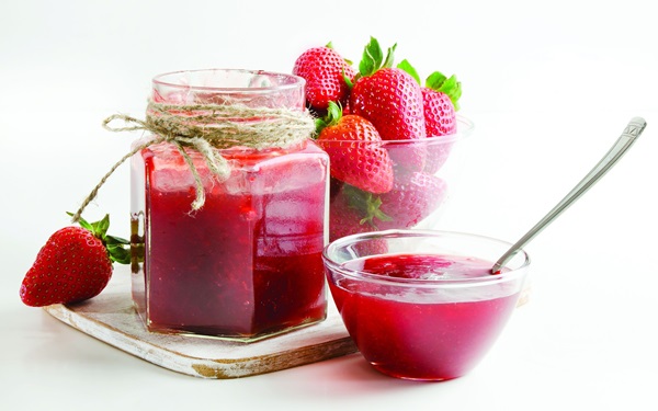 Delicious husté jahodové džemy, recepty na zimu
