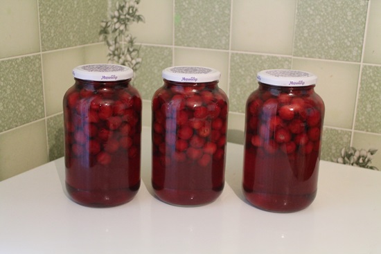Aromatický kompot z třešně pro zimní recept