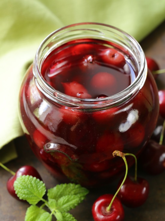 Aromatický kompot z třešně pro zimní recept