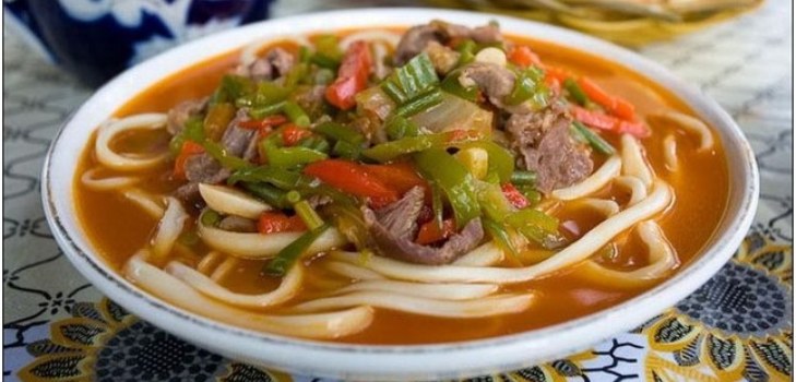 lagman na talíři