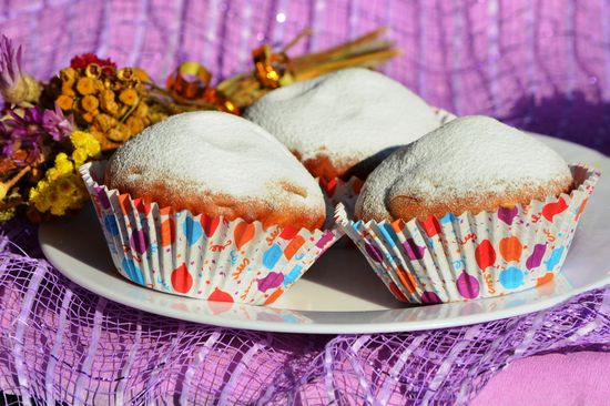Muffiny se slivkami, jednoduchý recept. Klasické muffiny, krok za krokem vaření doma.