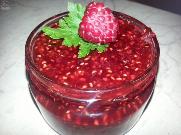 Maliny s cukrem na zimu bez vaření, Pyatiminutka, v mrazáku. Recept na čerstvé maliny, nastrouhaný cukrem
