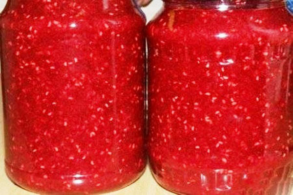 Maliny s cukrem na zimu bez vaření, Pyatiminutka, v mrazáku. Recept na čerstvé maliny, nastrouhaný cukrem