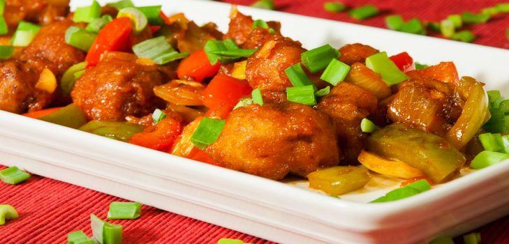 Maso se sladkou a kyselou omáčkou, jednoduchý a chutný recept na svátek 23. února
