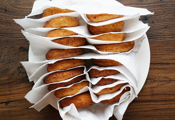 Jednoduchý recept na snídani: tvaroh s barevnou glazurou
