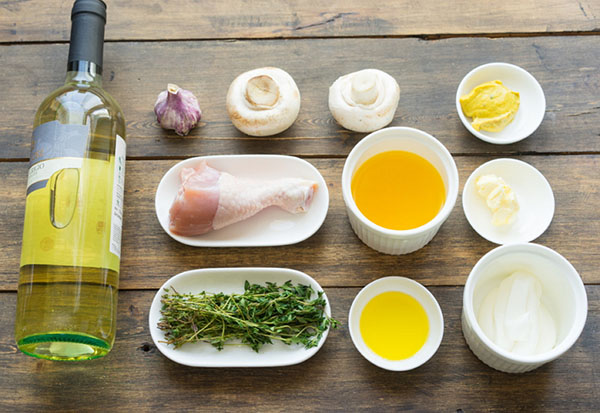 Jednoduchý recept: kuřecí maso s houbami v hořčičné smetanové omáčce