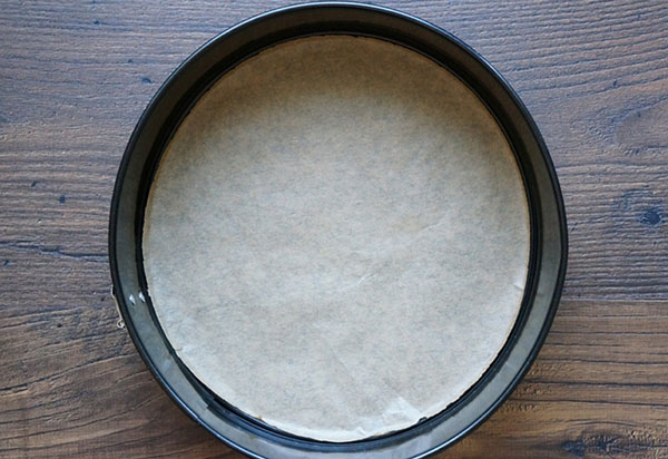 Jednoduchý recept: líný ořechový medový koláč bez pečení
